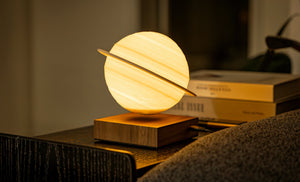 Lampe Saturne en lévitation